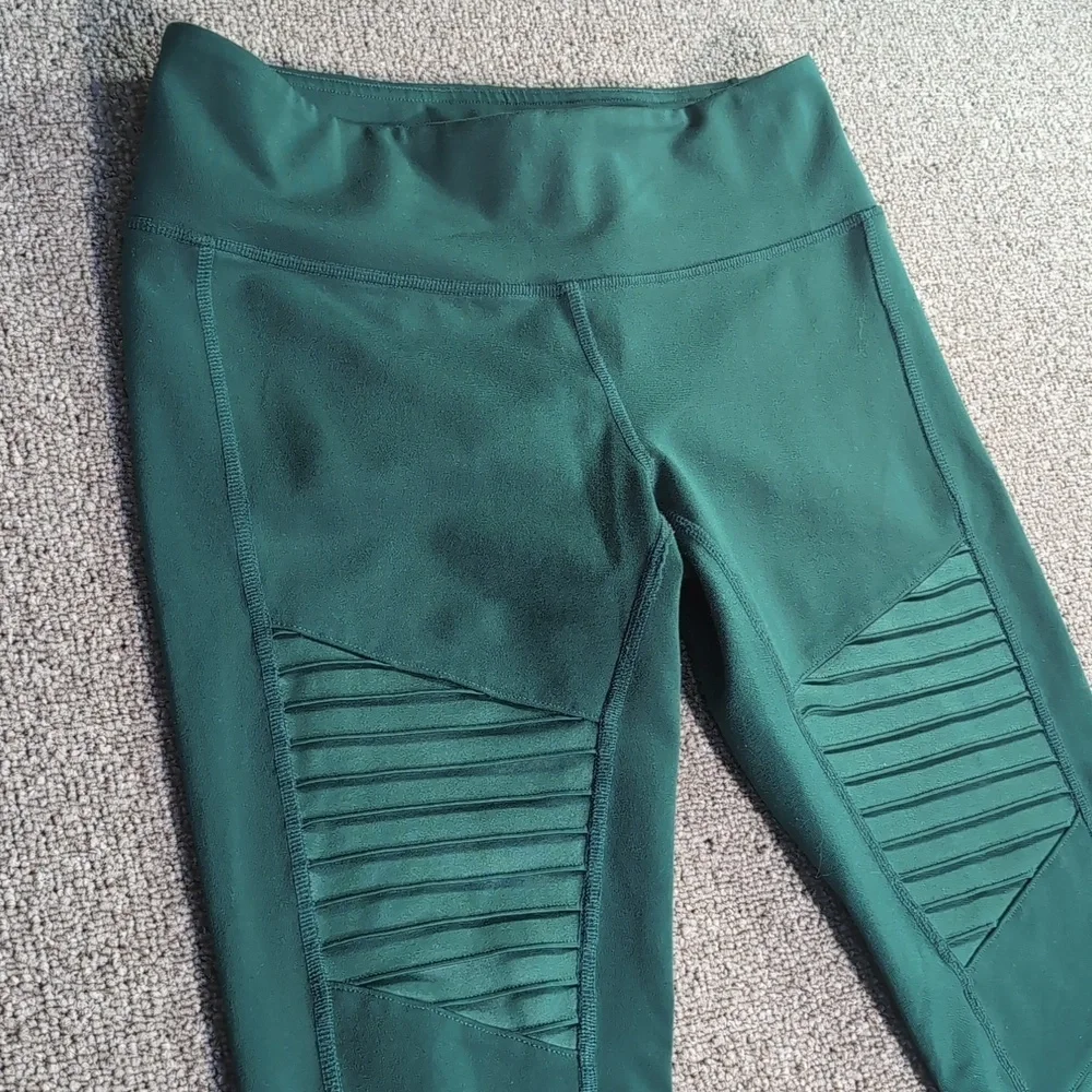 ALO Yoga High Waist Moto Leggings Evermint Green LARGE